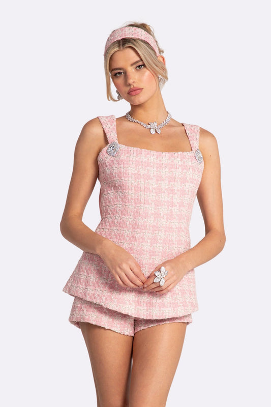 Height: 5’7” | Bust: 34C/D | Waist: 24” | Hips: 34” | Size: S