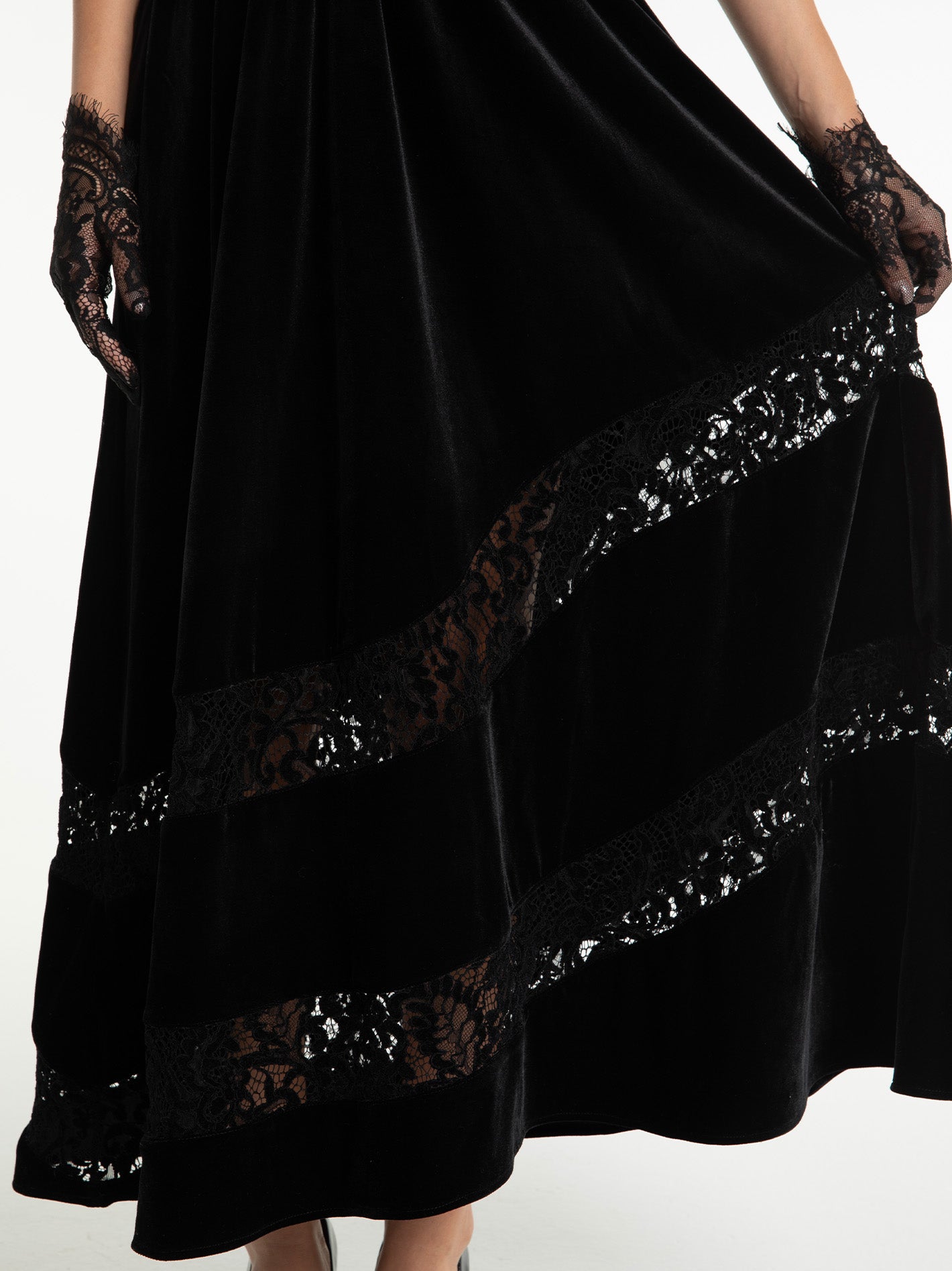 Maxine Velvet Dress (Black)