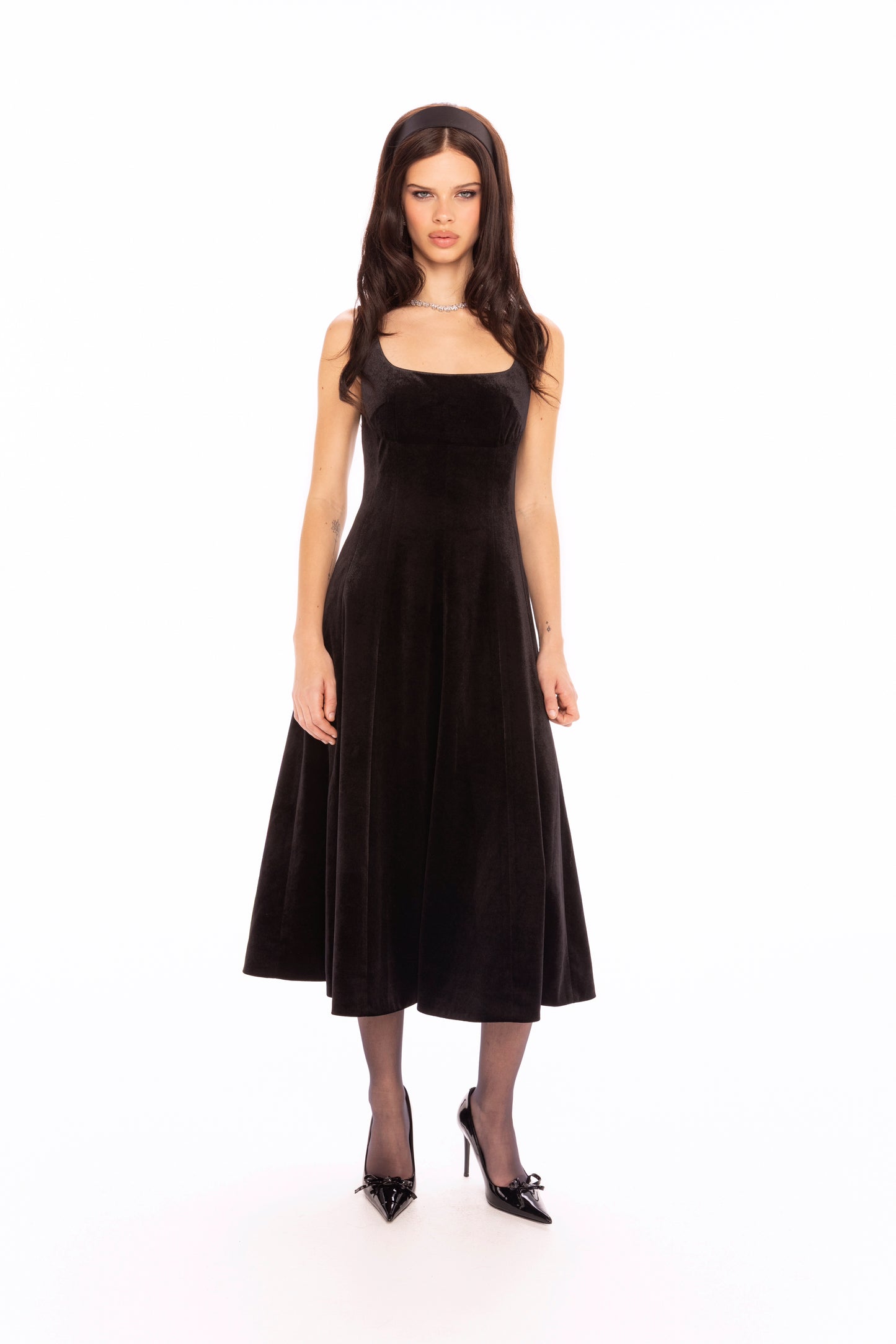 Eleanora Velvet Maxi Dress (Black)