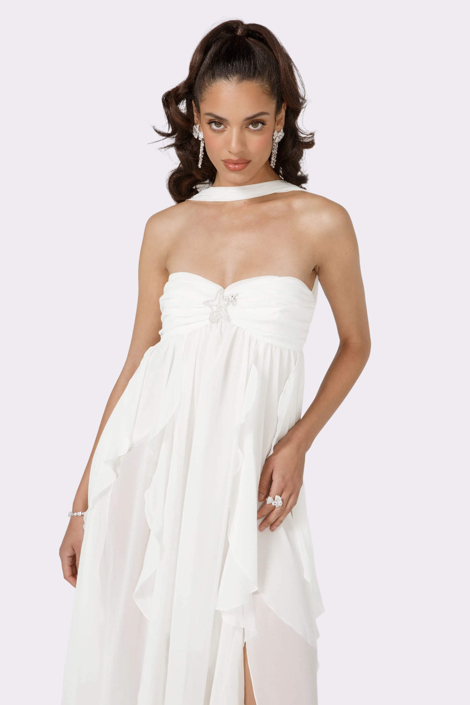 Height: 5' 8" | Bust: 32" | Waist: 24" | Hips: 36" | Size: M