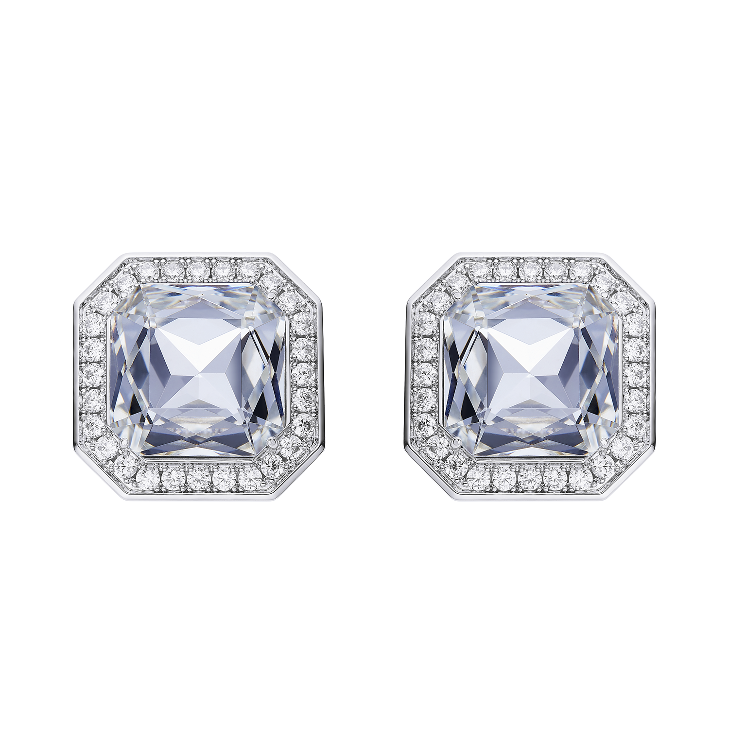 silver square earring with a diamond design